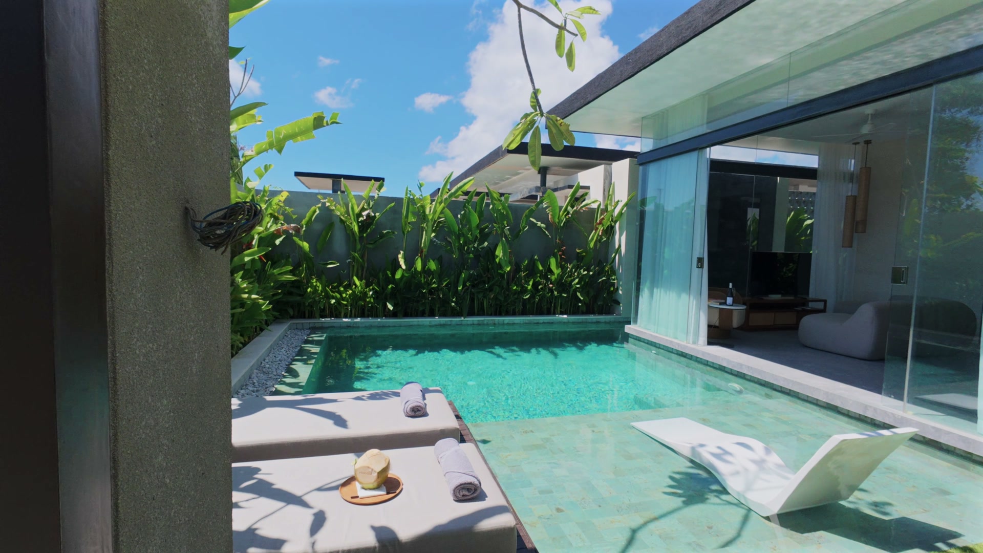 Video tour — 1-Bedroom Villa
